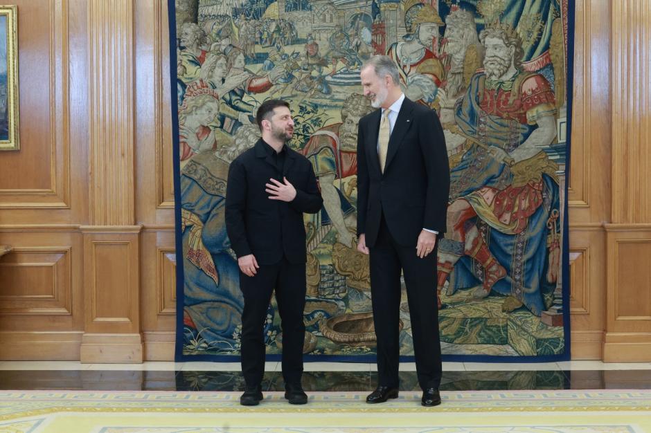 El Rey y el presidente de Ucrania, en el Salón de Audiencias de La Zarzuela