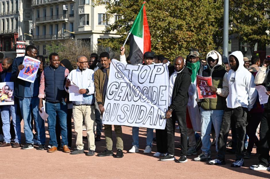 Manifestantes demandan en París el fin del "Genocidio en Sudán"