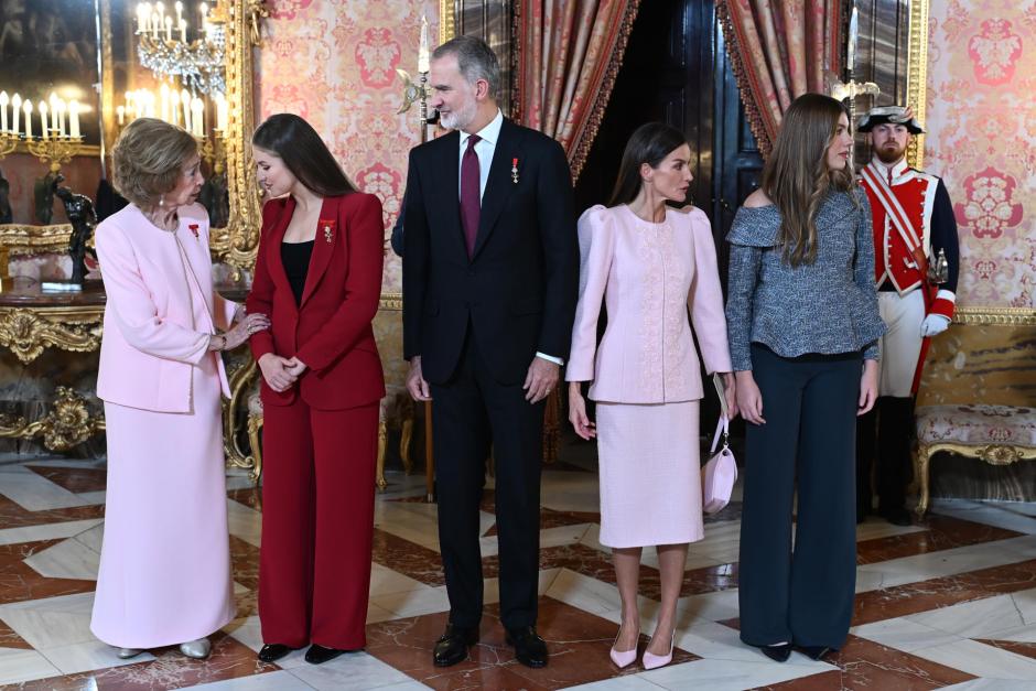 Los Reyes, Doña Sofía, la Princesa de Asturias y la Infanta Sofía