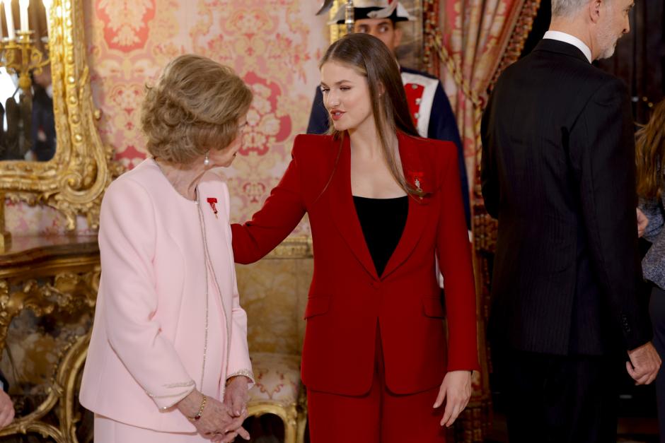 La Princesa de Asturias, con su abuela, Doña Sofía, en el Palacio Real