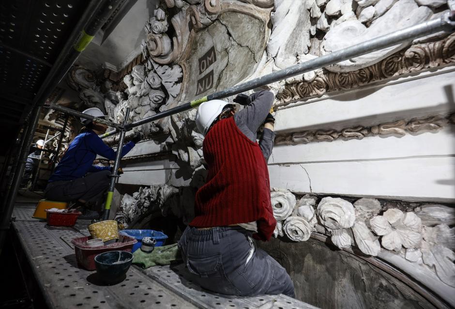(Foto de ARCHIVO)
Las obras de restauración de la Iglesia de los Santos Juanes, a 29 de marzo de 2023, en Valencia, Comunidad Valenciana (España). Durante las obras de restauración, un equipo del Instituto de Restauración del Patrimonio y del Departamento de Conservación y Restauración de Bienes Culturales trabaja para recuperar su belleza ornamental, en un proyecto que cuenta con la financiación de la Fundación Hortensia Herrero.

Rober Solsona / Europa Press
29 MARZO 2023;RESTAURACIÓN;IGLESIA;RELIGIÓN;FE;ARTE;CULTURA;HISTORIA;PATRIMONIO;CONSERVACIÓN;BIENES CULTURALES;ORNAMENTACIÓN
29/3/2023