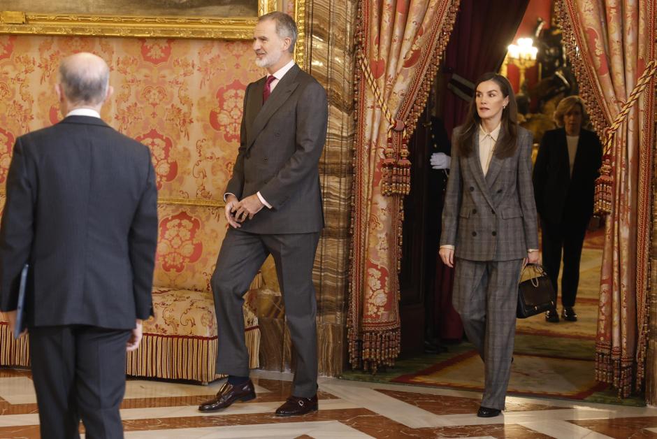 Los Reyes, a su llegada a la reunión del Patronato de la Fundación Princesa de Gerona
