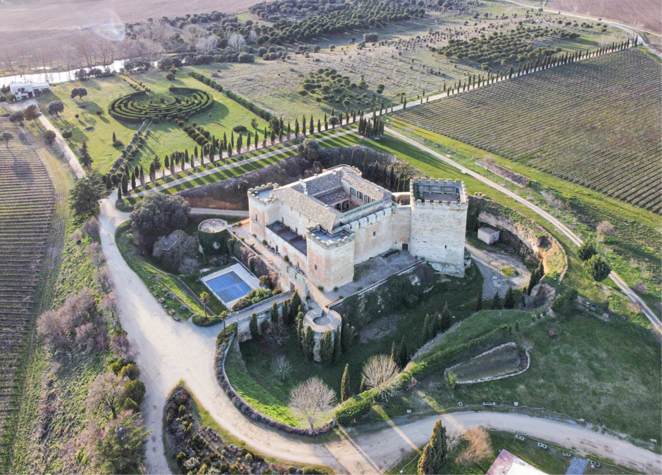 Vista aérea de la Posada Real Castillo del Buen Amor.