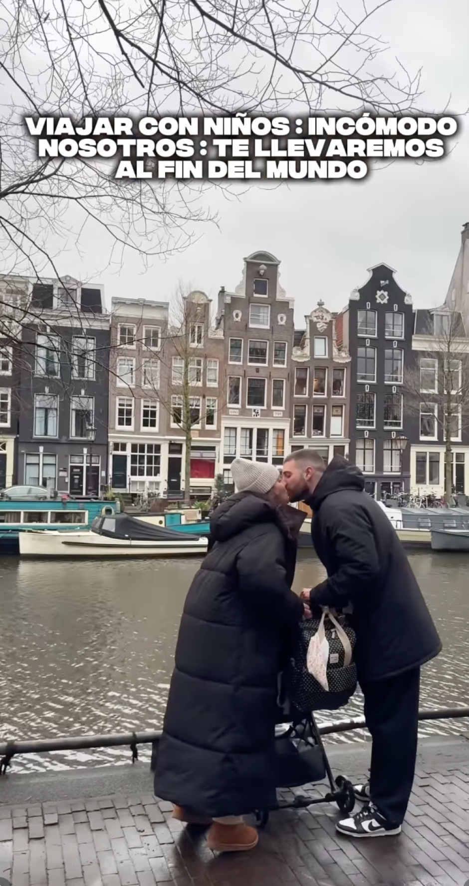 Anabel Pantoja y David Rodríguez, junto a su hija Alma