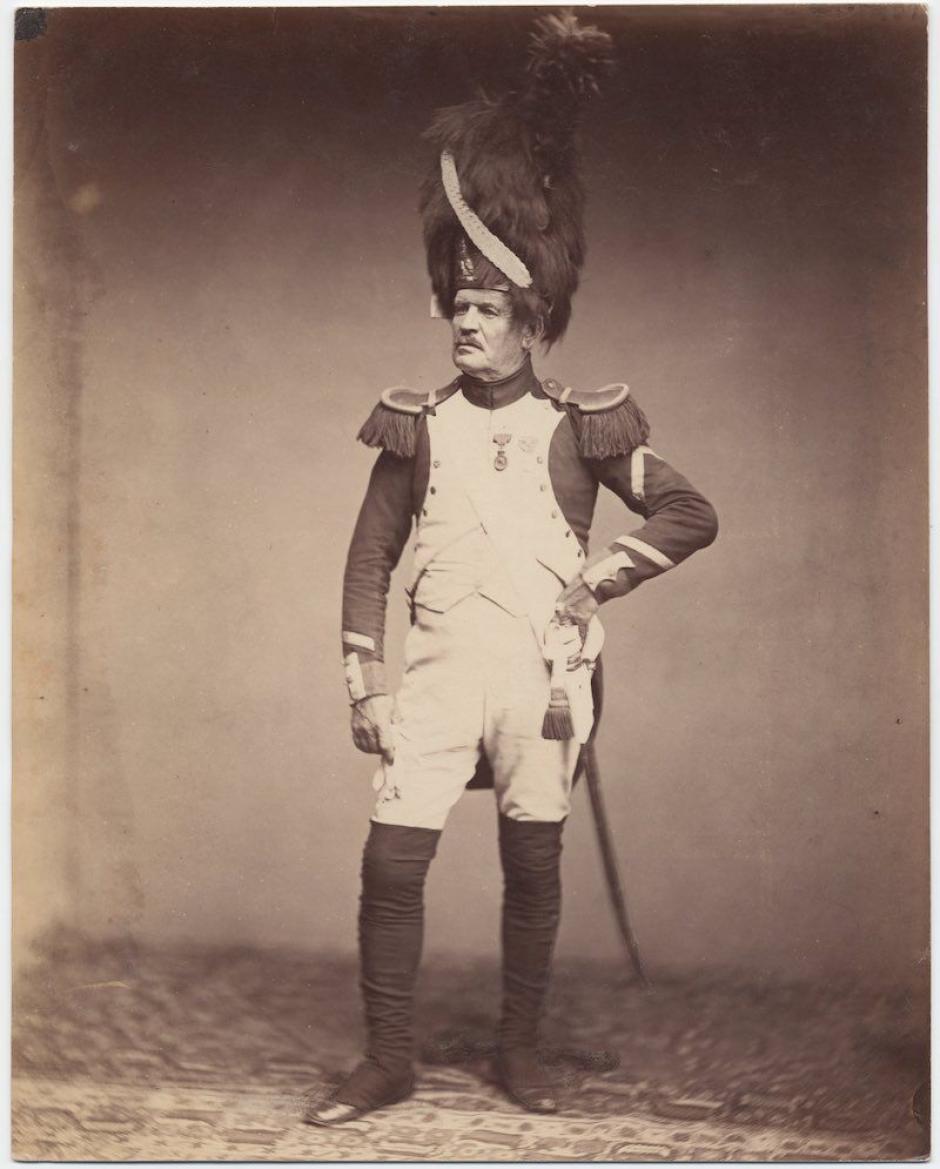 El sargento Tarja (o Taria) fue un veterano granadero de la Guardia Imperial francesa que sirvió entre 1809 y 1815, sobrevivió a la campaña de Rusia y se hizo retratar alrededor de 1858 con la medalla de Santa Elena. Representa a un conocido superviviente de la Grande Armée de Napoleón, cuya imagen se ha hecho famosa en los círculos de historia militar.