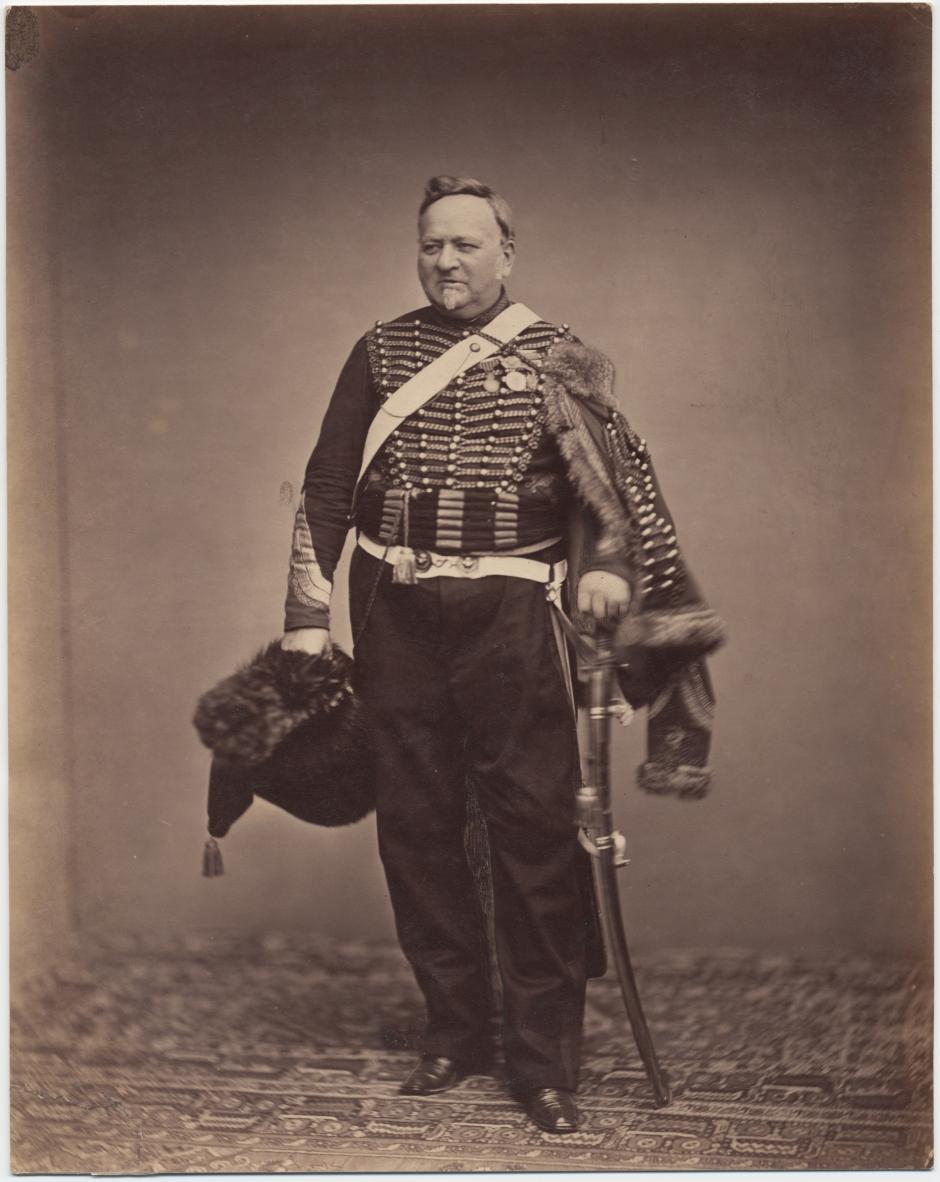 M. Delignon, sargento intendente de los Cazadores Montados de la Guardia entre 1809 y 1815, fue uno de los últimos veteranos supervivientes del ejército de Napoleón. Aquí aparece vestido con su uniforme de gala y luciendo la medalla de Santa Elena (concedida el 12 de agosto de 1857 a todos los veteranos de las guerras de la Revolución Francesa y del Imperio Napoleónico).