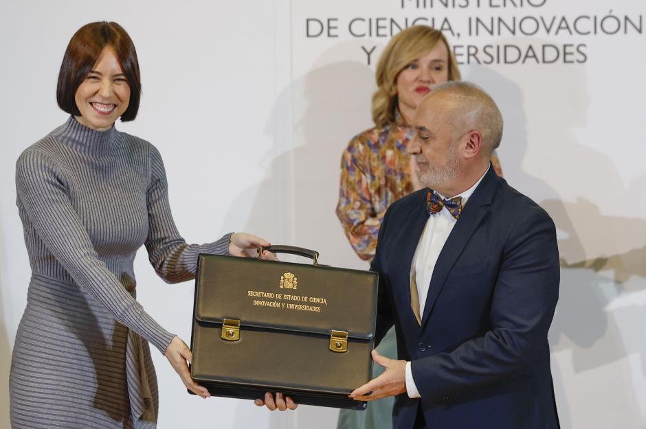 La ministra de Ciencia, Innovación y Universidades, Diana Morant, concede la cartera de Secretaría de Estado de Ciencia, Innovación y Universidades a Juan Cruz Cigudosa en enero de 2024