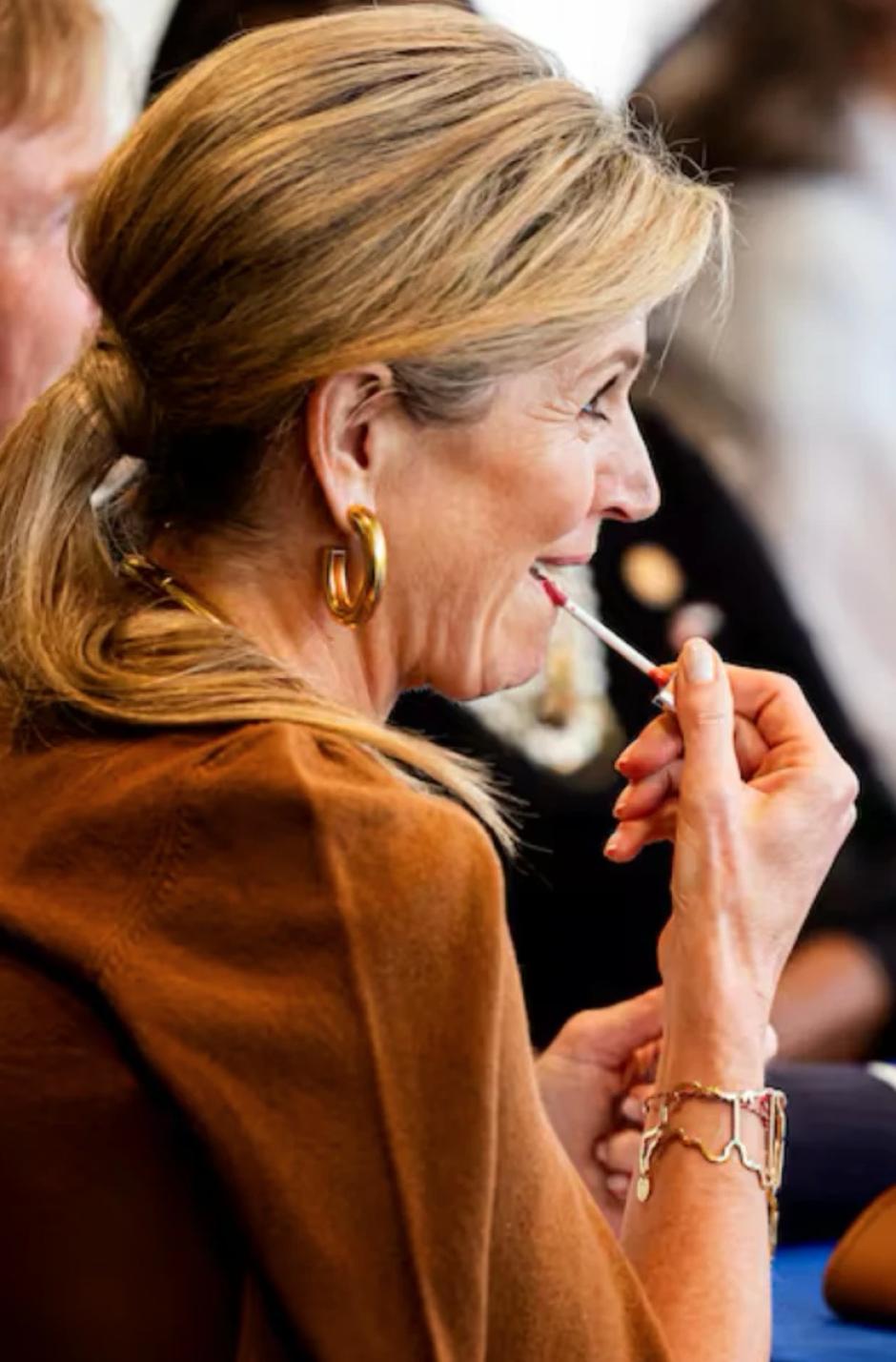 El brazalete de la Reina Máxima