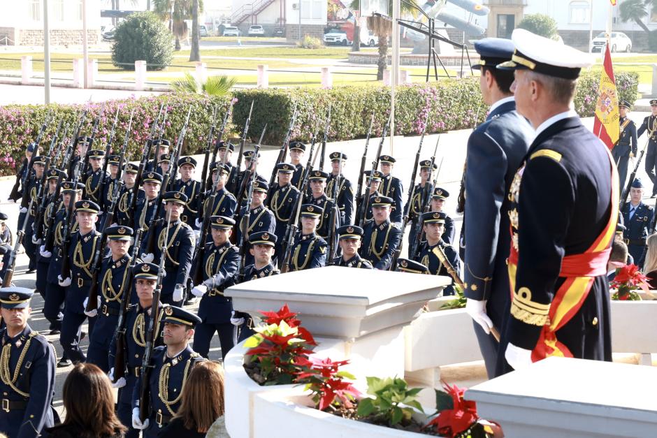 Desfile militar en la Academia General Militar durante la celebración de Nuestra Señora de Loreto