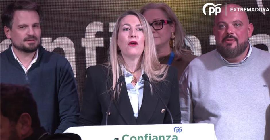 María Guardiola durante la noche electoral