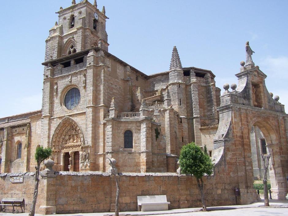 Colegiata de Santa María la Real en Olmillos de Sasamón