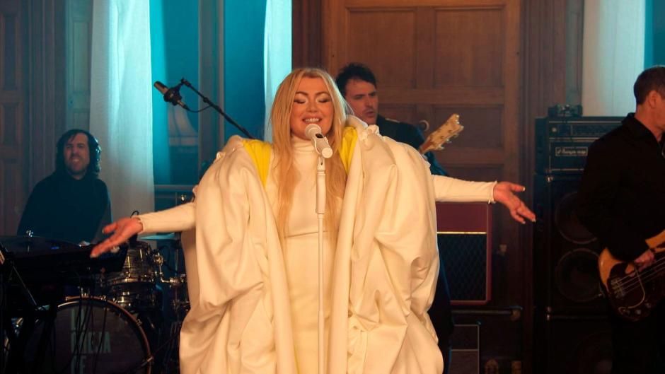 Un momento de la actuación de Amaia Montero en su regreso a La Oreja de Van Gogh