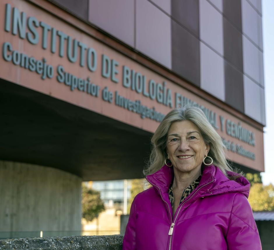 Ángeles Almeida, Doctora e investigadora