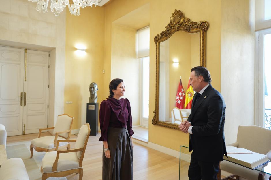 Ayuso con el gobernador del Estado mexicano de Querétaro, Mauricio Kuri