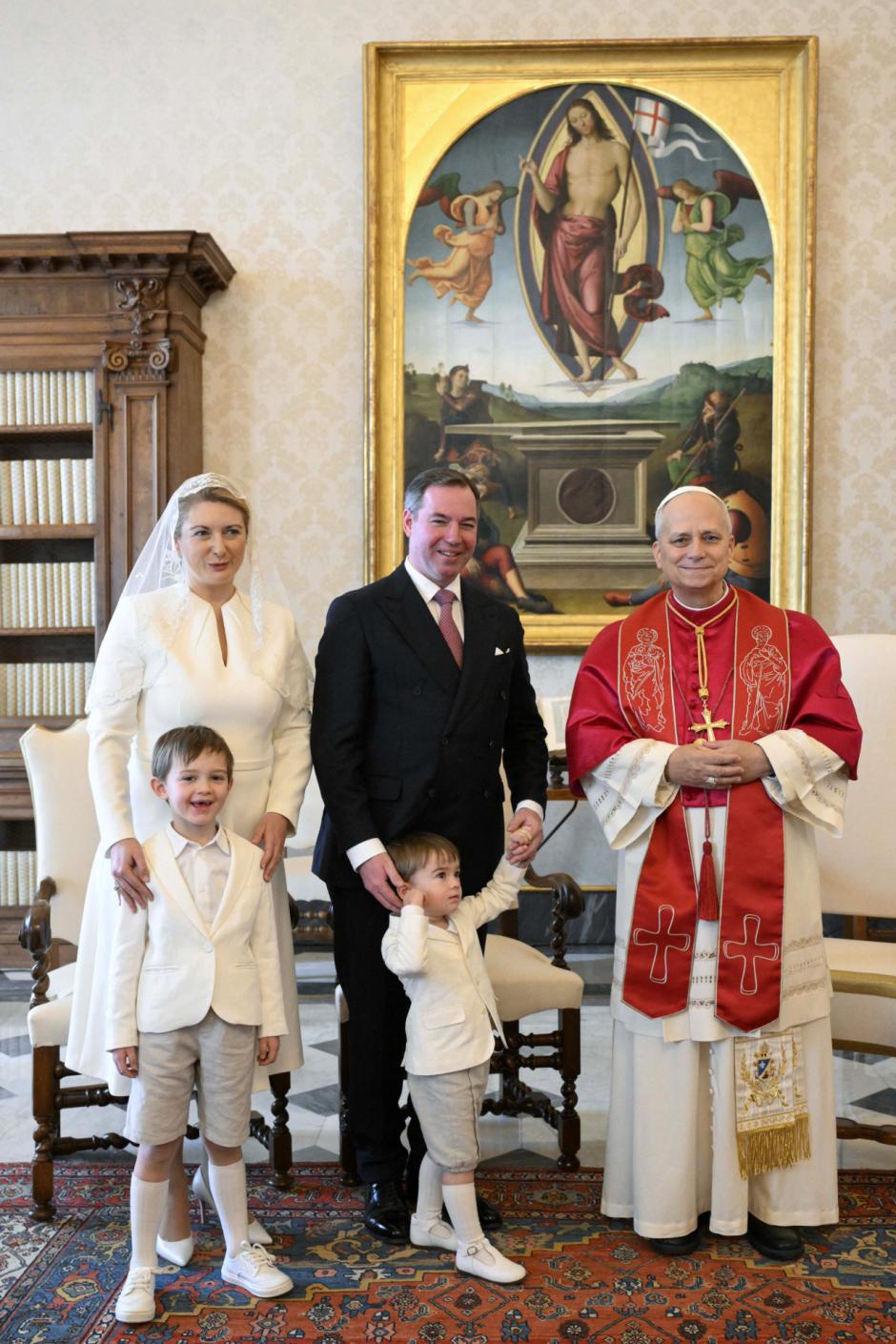 El Papa León  XIV con los Grandes Duques y sus hijos