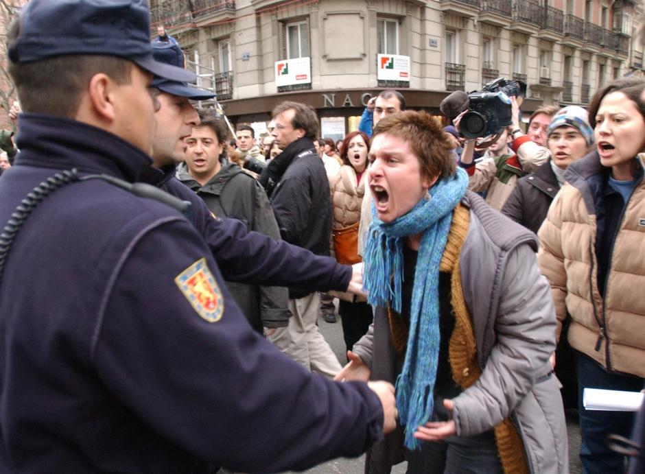 La izquierda envió a sus afines a la sede del PP tras los atentados del 11-M de 2004