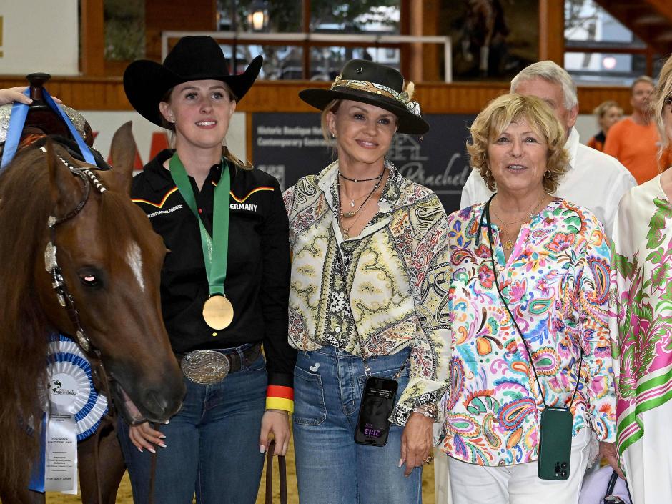 Gina María Schumacher con su madre Corinna