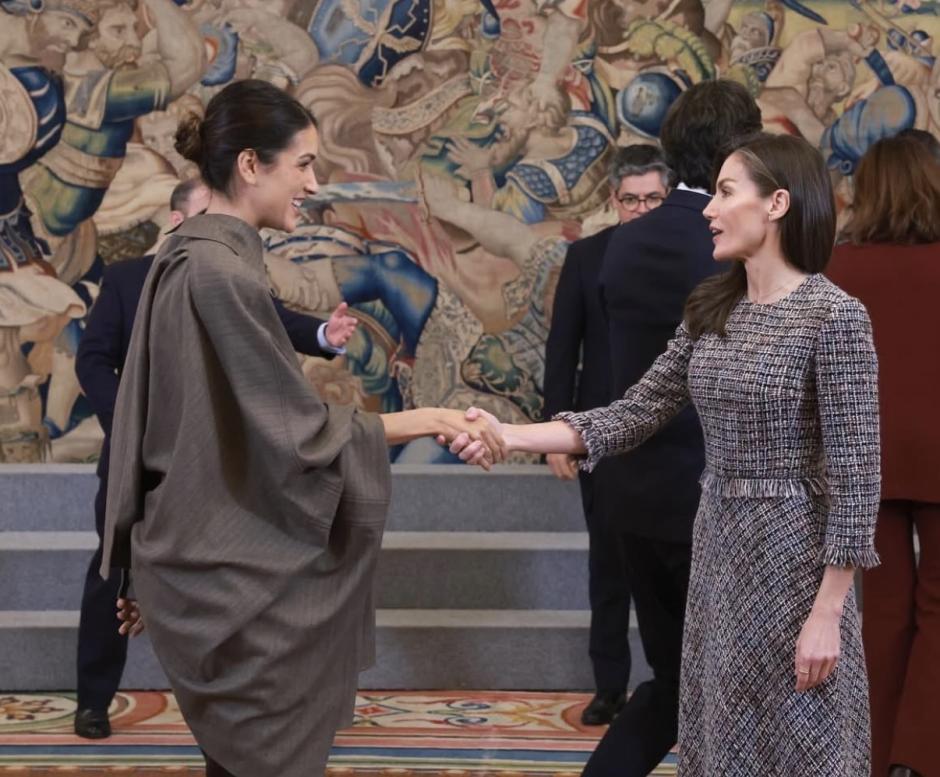 Valentina Suárez-Zuloaga saluda a la Reina Letizia