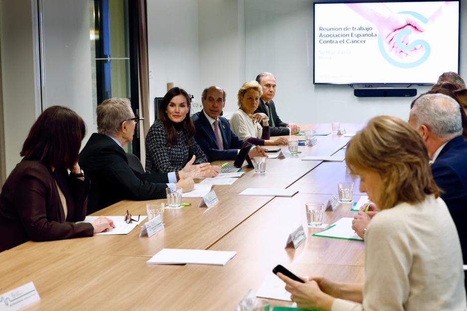 Doña Letizia, en la reunión de la Asociación Española contra el Cáncer