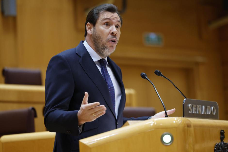 El ministro de Transportes, Óscar Puente, este jueves en el Senado