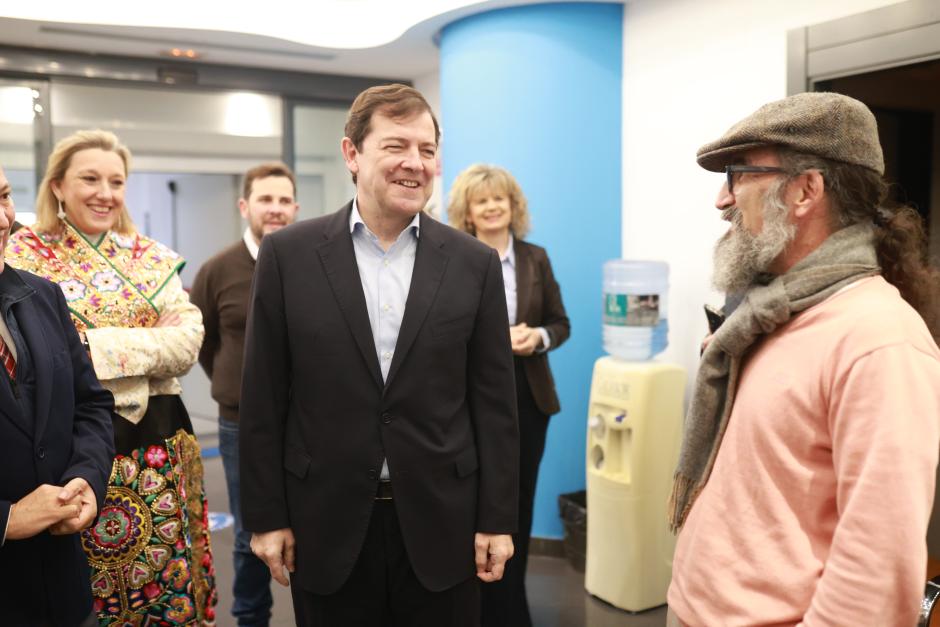 Mañueco, en Zamora, junto a Isabel Blanco, vestida de águeda