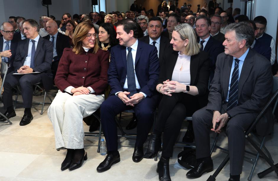 El presidente del PP de Castilla y León, Alfonso Fernández Mañueco clausura en Villamuriel de Cerrato (Palencia), un acto sobre financiación autonómica que congrega a presidentes de Diputación, responsables provinciales de partido y diputados del PPCyL
