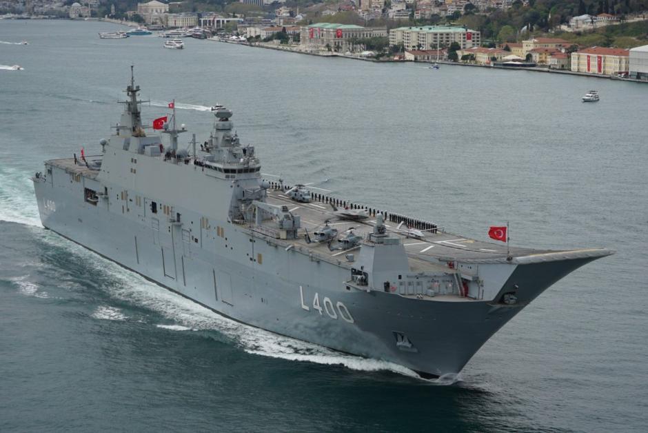 El TCG Anadolu (L-400) de Turquía, buque gemelo del L-61 Juan Carlos I español