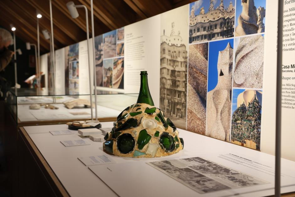 Muestra de la exposición ‘Gaudí y el trencadís’