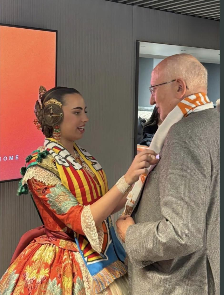 Juana Paula con su abuelo