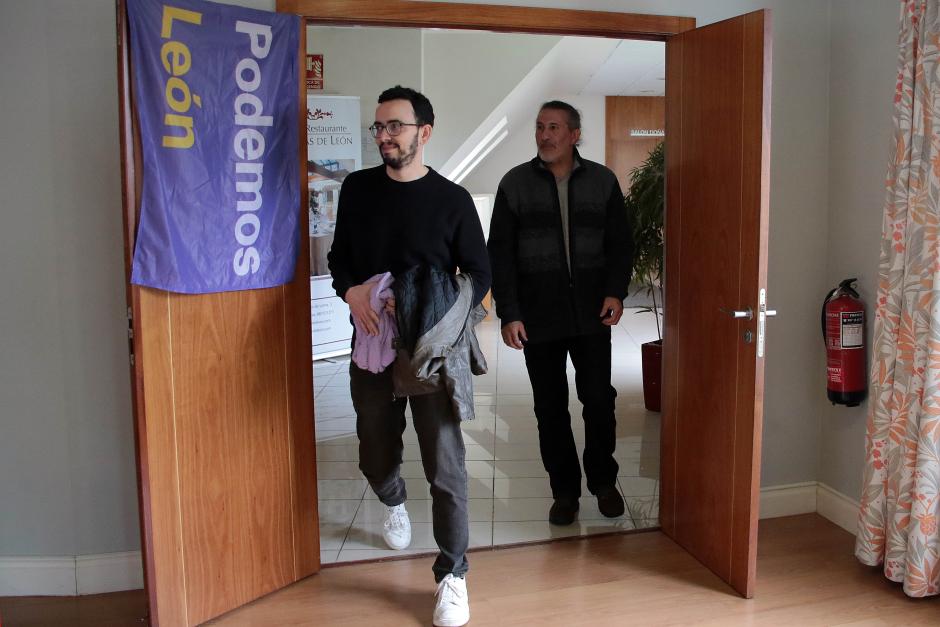 El líder de Podemos en Castilla y León, Miguel Ángel Llamas, este sábado, en León