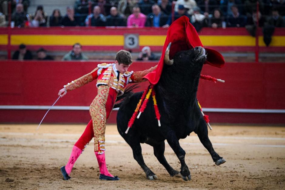 Pase de pecho de Borja Jiménez, este sábado en la primera feria de la temporada, la de Valdemorillo