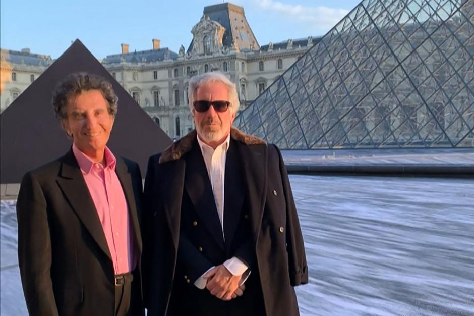 El exministro de Cultura francés Jack Lang y el pederasta confeso Jeffrey Epstein en París