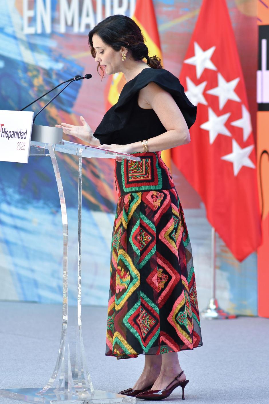 Isabel Díaz Ayuso con falda de Panambi