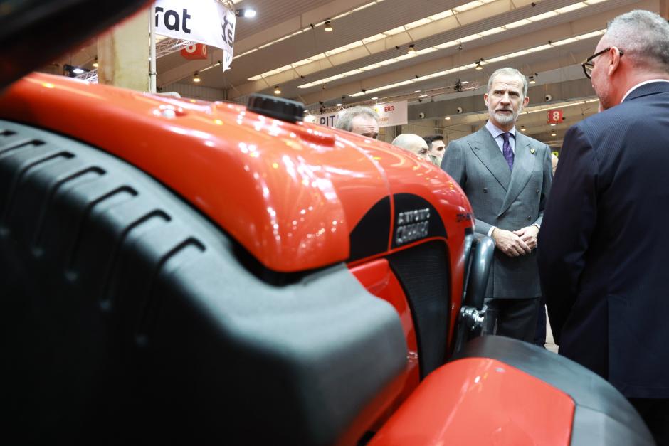 El Rey contempla algunas de las novedades tecnológicas del sector agrícola