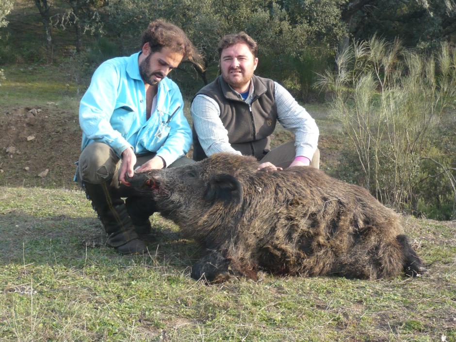 Jorge Torrubias y Diego Gómez-Arroyo con el resultado de la misión del Capricho