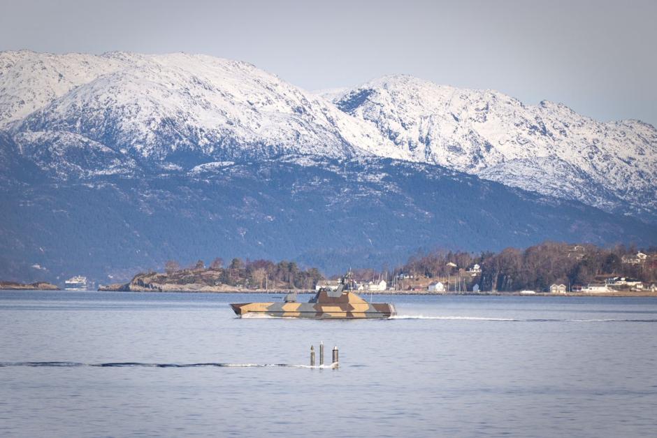 Artic Dolphin 26 cubre la brecha entre Groenlandia, Islandia y el Reino Unido, una puerta de entrada vital al Océano Atlántico