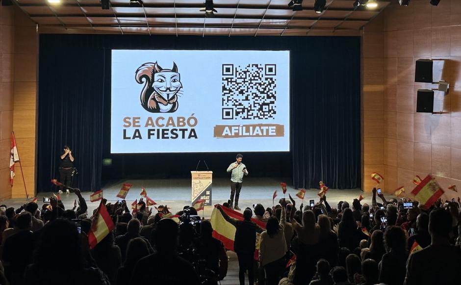 El eurodiputado y líder de Se Acabó la Fiesta (SALF), Luis 'Alvise' Pérez, en un acto en la Feria de Valladolid