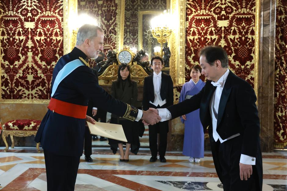 El embajador de Japón, Hiroshi Yamauchi, hace entrega de sus cartas credenciales al Rey