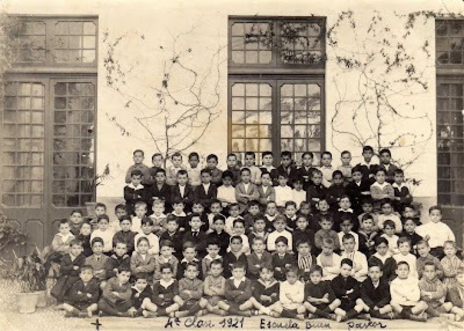 Escuela y compañeros de Molle Lazo