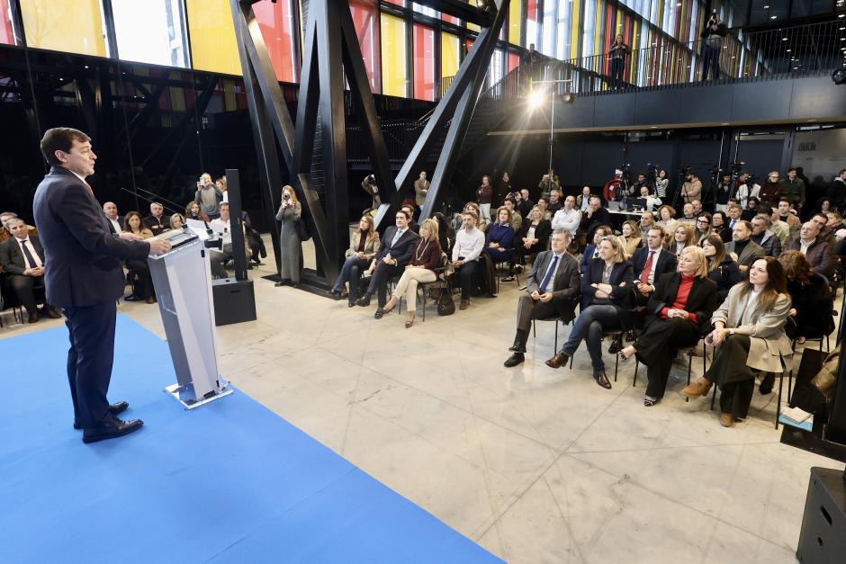 Mañueco clausura el acto de presentación del programa electoral del PP para el 15-M