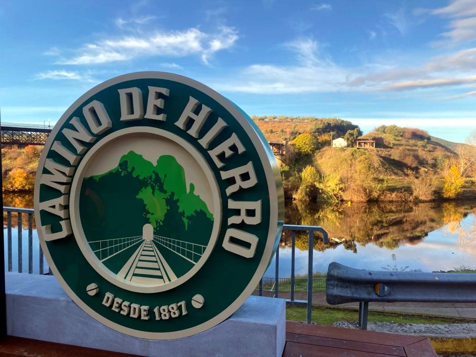 La ruta salmantina que aprovecha un antiguo trazado ferroviario como atractivo turístico