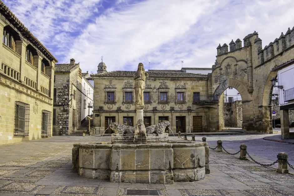 Plaza del Pópulo o de los Leones en Baeza