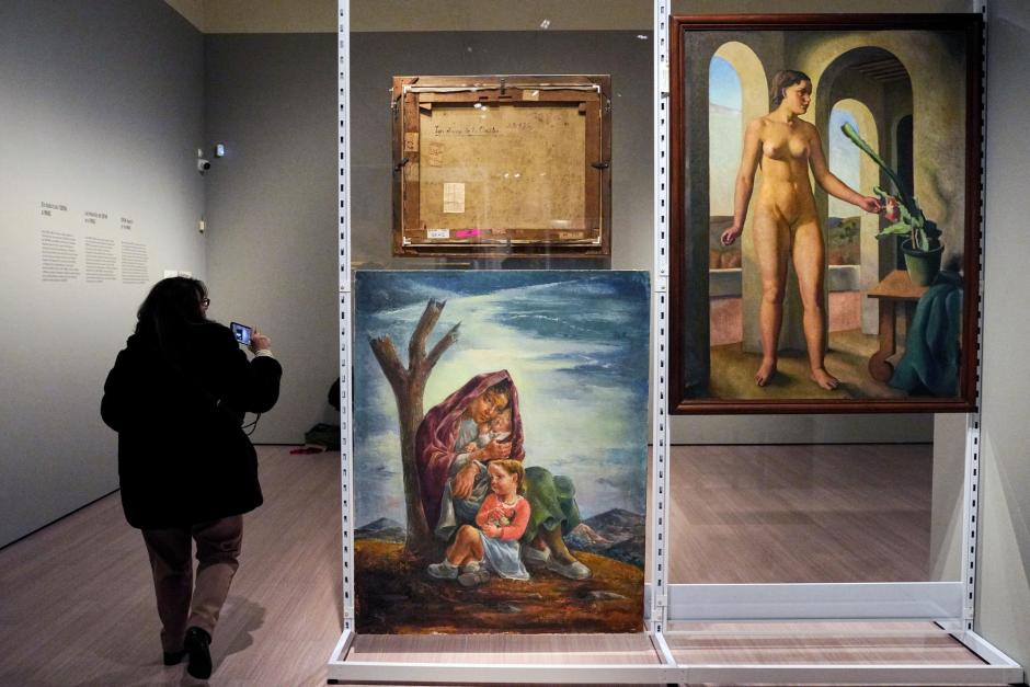 Muestra de la exposición 'Recuperado del enemigo. Los depósitos franquistas en el MNAC'