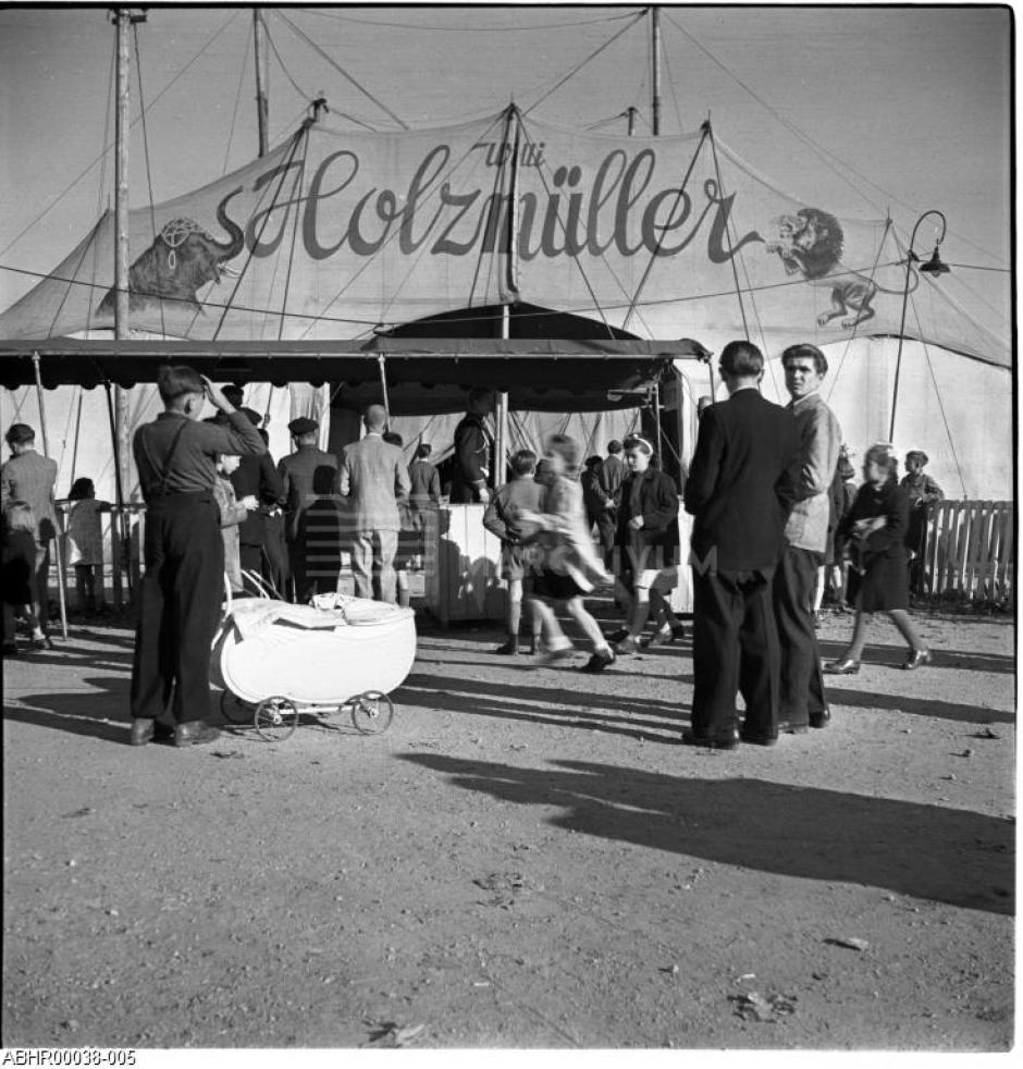 El circo Holzmüller instalado en 1948
