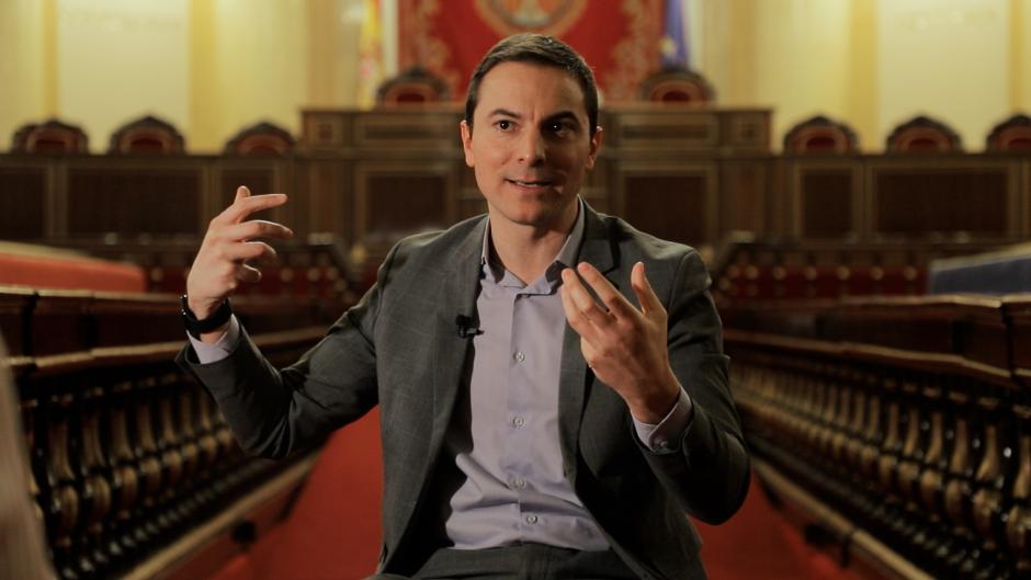 Juan Lobato, en un momento de la entrevista