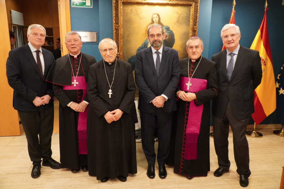 Con este acto, el sacerdote Ángel Ayala ya está oficialmente camino de los altares