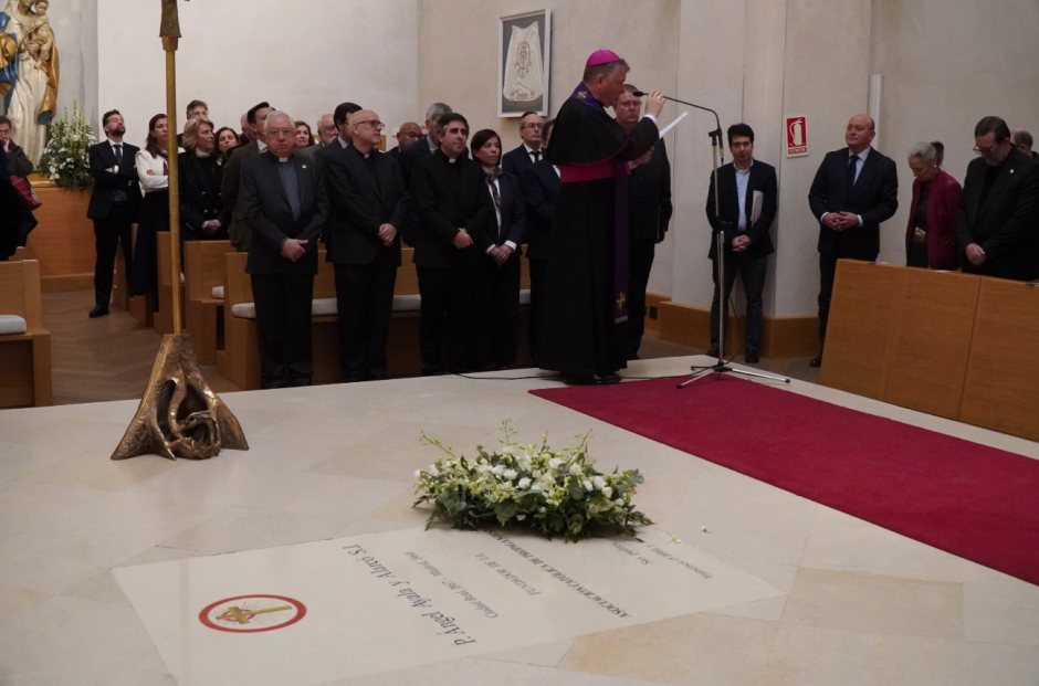 Monseñor Martínez Camino agradeció la labor de los «que habían hecho posible» la apertura de proceso