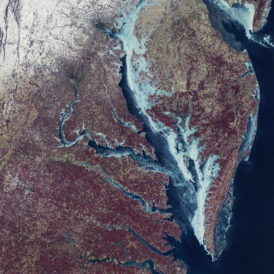 Bahía de Chesapeake (EE.UU.) atrapada bajo el hielo