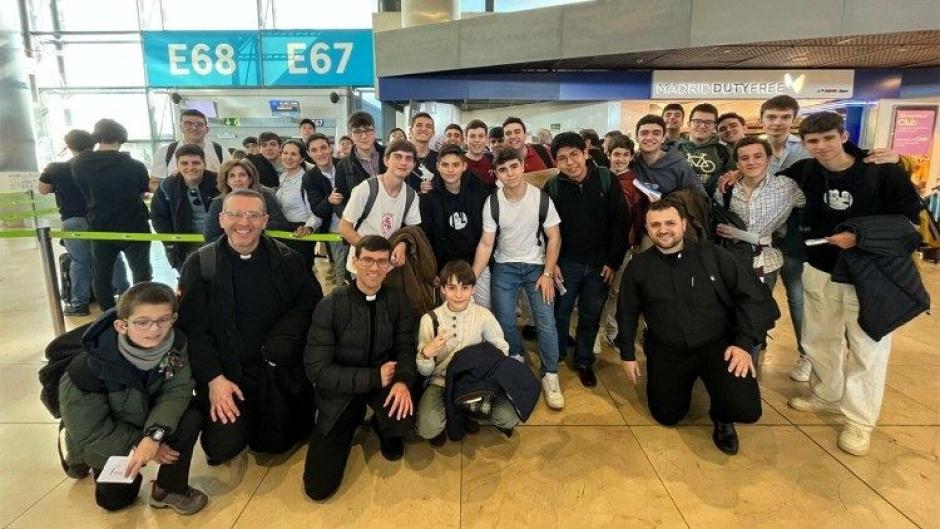 Los 46 seminaristas menores toledanos, de camino a Roma