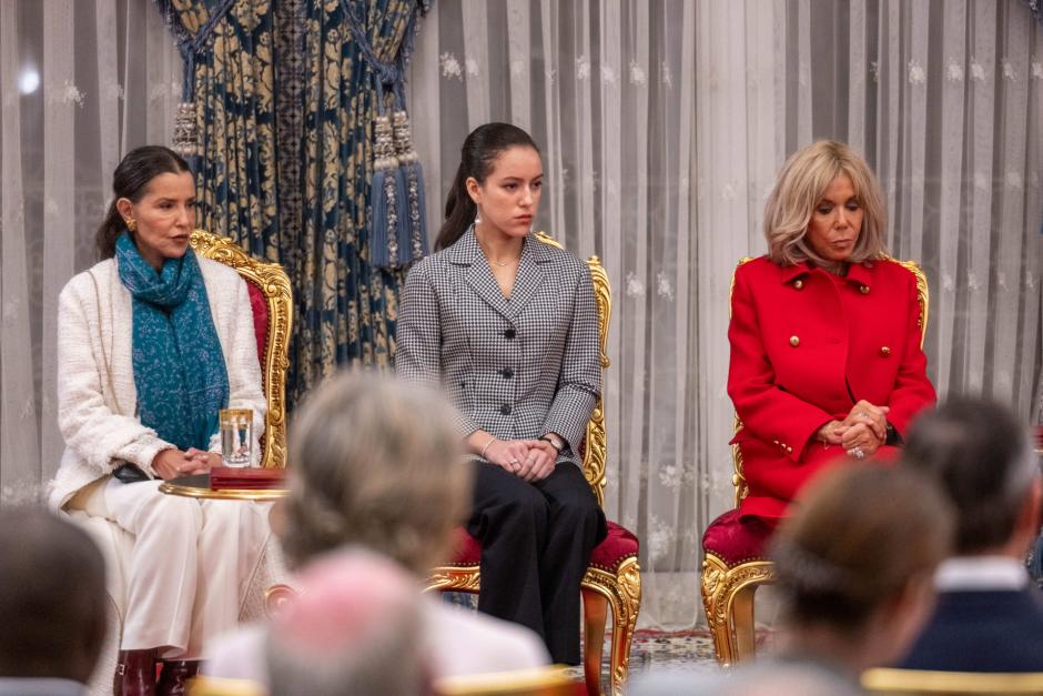 La princesa Lalla Meryem de Marruecos, y la princesa Lalla Khadija y Brigitte Macron en una imagen de 2024